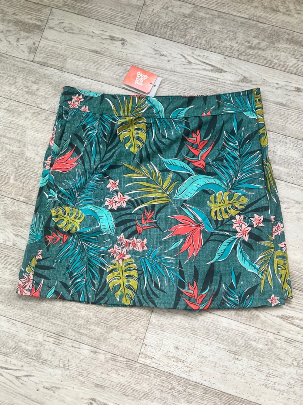 Rip Skirt Hawaii Length 2 Bali Jungle Print Womens XL
Green Wrap